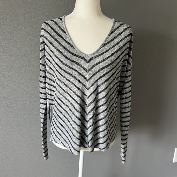 Rag & Bone Gray Black Stripe Hudson V Neck Sweater Top - Picture 2 of 13